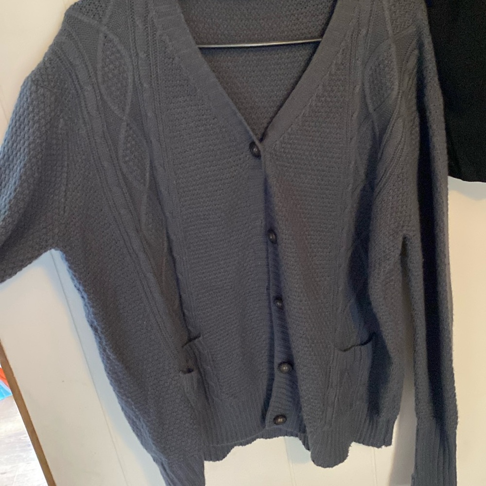 Euc Unbranded large/extra large cable knit sweater